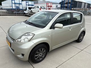Daihatsu Sirion 2 1.3-16V Automaat Airco van Opa uit 1939