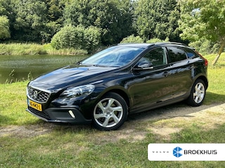 Volvo V40 2.0 T4 Summum AWD | Uniek! | Lage KM! | Bi-xenon koplampen adaptief | Cruise control adaptief | Dodehoek detectie