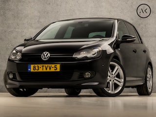 Volkswagen Golf 1.4 TSI R-Line Sport Automaat (NAVIGATIE, CAMERA, XENON, DYNAUDIO, GETINT GLAS, SPORTSTOELEN, ALCANTARA, LM VELGEN, ZWART HEMEL, PARKEERSENSOREN, CRUISE CONTROL, NIEUWSTAAT)