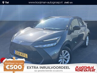Toyota C-HR 1.8 Hybrid 140 Active NL-auto, 1e eign. Dodehoek detectie, keyless start, navigatie Apple CarPlay/Android Auto, adaptieve cruise control, achteruitrij camera