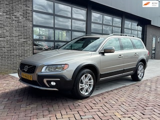 Volvo XC70 2.4 D5 Momentum | Autm | Leer | Navi | Clima | Cruise |