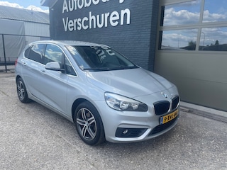 BMW 2-serie Tourer 218i Executive trekhaak navigatie