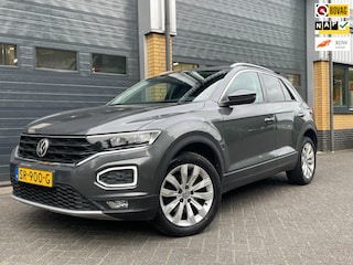 Volkswagen T-Roc 1.0 TSI Style VIRTUAL COCKPIT/PANO/SCHUIF/KANTELDAK