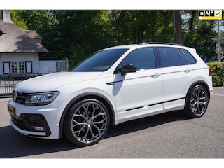 Volkswagen Tiguan 1.5 TSI ACT Highline Business R-line virtual cockpit full led 23 inch origineel Nederlandse auto