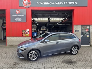Mercedes-Benz B-klasse 250 e Luxury Line Half lederen bekleding/ Trekhaak wegklapbaar/ Rijklaarprijs!