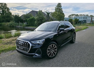 Audi Q3 45 TFSI Quattro S-Line / Pano / Leder / Navi
