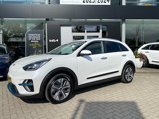Kia Niro ExecutiveLine 64 kWh | Leder | Navigatie | Stoelverwarming | Info Bas: 0492-588982