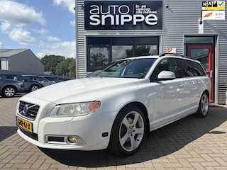 Volvo V70 2.5T R-Design -5 CILINDER-LEDEREN BEKLEDING-STOELVERWARMING V+A-KEYLESS-XENON-TREKHAAK-1600 KG TREKGEWICHT-ISOFIX-ETC.
