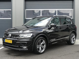 Volkswagen Tiguan 1.5 TSI R-line ACT DSG / Automaat Navigatie Groot Navi Digital Dashboard Xenon Adapt. Cruise Boekjes 2 Sleutels