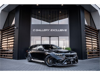 BMW 5-serie Touring - Origineel NL | M Drive Professional | Panorama | Carbonpakket | Keramisch | B&W
