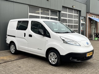 Nissan NV200 Business 24kWh Elektrische Airco Cruise controle Telefoonverbinding 2-Persoons Stoelverwarming Stuurverwarming Navigatie 2x Oplaadkabels aanwezig Ideaal voor camping groen rijden binnenstad !!