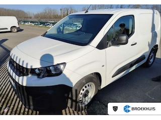 Peugeot Partner 136 L1 50 kWh Groot Scherm | Carplay | Parkeersensoren Achter | Airco | Cruise | Zitplaatsen voor | 2 zitplaatsen rechtsvoor | Achterdeuren zonder ruit | Airco