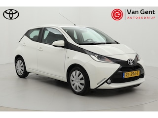 Toyota Aygo 1.0 VVT-i x-play | Airco | Camera | Elektrische ramen voor | Bluetooth | All Season