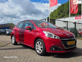 Peugeot 208 1.2 PureTech Blue Lease Executive airco elektrische ramen cv op afs