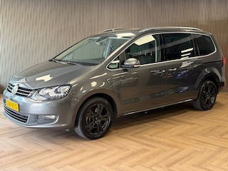Volkswagen Sharan 2.0 TDI 4MOTION Exclusive Series 7P 7Persoons TREKHAAK AUT. AUT SCHUIFDEUREN ADAPTIEVE CRUISE CONTROL