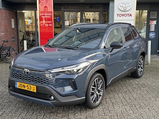 Toyota Corolla Cross Hybrid 140 DYNAMIC NIEUW MODEL! STOEL/STUURVERW BLIND SPOT 18'' LM-VELGEN EL-ACHTERKLEP KEYLESS NAVI PARK-SENSOREN CAMERA CLIMA APPLE/ANDROID