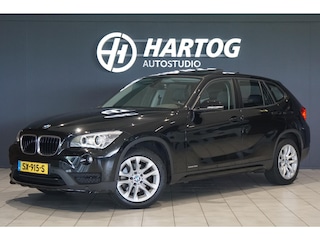 BMW X1 sDrive18i + AUTOMAAT / PANORAMA / SPORT / STUUR/STOELVERWARMING