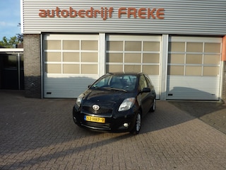 Toyota Yaris 1.3 16v VVT-i 99pk 3D