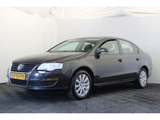 Volkswagen Passat 1.6 FSI Trendline