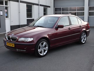 BMW 330xi Executive Automatische airco, navigatie, licht metalen velgen, lederen bekleding, trekhaak, cruise controle, enz.