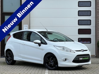 Ford Fiesta 1.6 Metal ST LOOK 135 PK / Airco / Origineel Nederlands / Leder Sport Int / 17" Black Line Velg / Park Sensors / Stoel Verwarming / Top Staat!