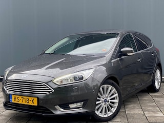 Ford Focus BWJ 2018 | 1.0 16PK Titanium | TREKHAAK | SCHUIFDAK | CLIMA | CAMERA | CARPLAY | NAVI | CRUISE | 2X PDC |