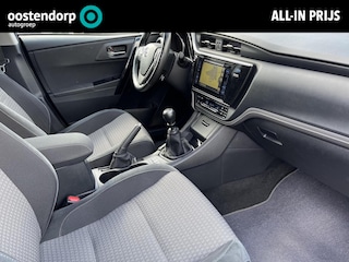 Toyota Auris Touring Sports 1.2T Dynamic | Trekhaak | Navigatie | Eerste eigenaar