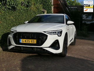 Audi e-Tron S-LINE l PANO l 22INCH l LUCHTVERING l SFEER l CARPLAY l ACC l ORG.NL l LUCHTVERING l ORG.NL l DEALER ONDERHOUDEN l