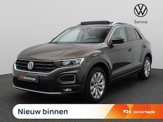 Volkswagen T-Roc 1.5 TSI Style 150PK Pano-Schuifdak, Adaptieve Cruise Controle, Full LED verlichting, Navi, Clima, PDC voor en achter, Trekhaak, 17" LM Velgen