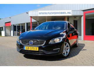 Volvo V60 1.6 T3 Momentum Aut. Navi|LMV|Clima|PDC