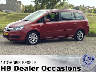 Opel Zafira 1.8 Executive op de motorkap diverse plekken van lakschade zie foto !!!
