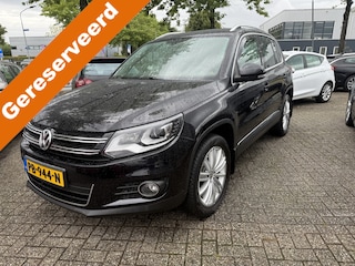 Volkswagen Tiguan BWJ 2011 2.0 TDI 141 PK Sport&Style 4Motion AUTOMAAT | TRERKHAAK | STOELVERW. | CAMERA | SCHUIF/KANTEL DAKJE | NAVI | CLIMA | CRUISE | BLUETOOTH | LMV | PDC