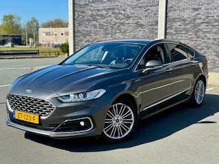 Ford Mondeo 2.0 EcoBlue Titanium VIGNALE UITVOERING // UNIEKE AUTO // KEYLESS // LMV // PDC // CAMERA // VELE OPTIES VOORZIEN!