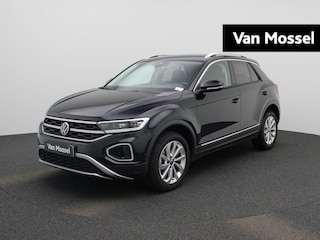 Volkswagen T-Roc 1.5 TSI Style 150 PK Automaat | Trekhaak Afneembaar | Bekleding ArtVelours | 4-Seizoenen Banden | Koplampverlichting LED Plus | Navigatie | Stoelverwarming | Digitale Cockpit Pro | Climatronic | Telefoon Draadloos Oplaadbaar | Multifunctionele Camera
