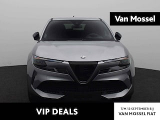 Alfa Romeo Junior 1.2 Turbo Hybrid Ibrida Speciale | Navigatie | Parkeersensoren | Camera | Apple Carplay/Android Auto | € 3.000,- Voordeel Korting! |