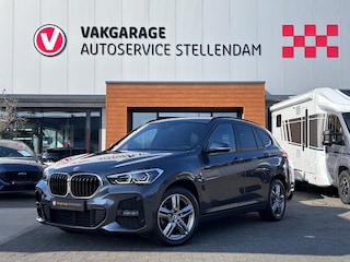 BMW X1 XDrive25e M-Sport|220pk|HUD|18 Inch|Keyless|Elektr Kofferklep|Stoelver|PDC Rondom|Sfeerverl