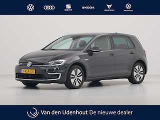 Volkswagen Golf E-DITION 136pk Navigatie Warmtepomp Acc Pdc Led Privacy glas
