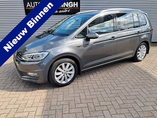 Volkswagen Touran 1.4 TSI Highline R-Line 7 persoons met automaat en schuif/kanteldak! | Clima | Cruise | Navigatie | Trekhaak | PDC | Voorstoelen verwarmd | RIJKLAARPRIJS INCL 12 MAANDEN GARANTIE EN BEURT