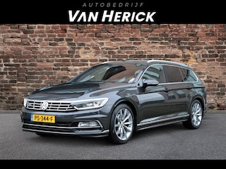 Volkswagen Passat Variant 1.4 TSI ACT Highline 3x R-Line | Pano | Virtual Cockpit | Camera | Trekhaak