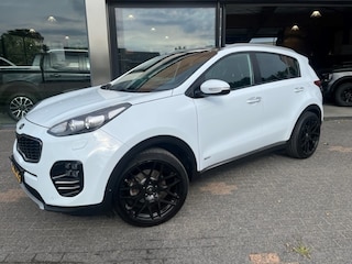Kia Sportage 1.6 T-GDI 4WD AUT GT-Line PlusLine LEDER/NAVI/CLIMA 6MND GAR € 17.990 Auto in zeer goede staat met alle luxe schade vrij en 4WD UITVOERING Aflever pakket en garantie naar keuze