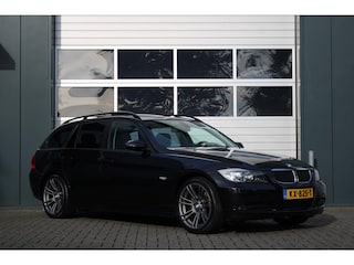 BMW 3-serie Touring 318i Executive Clima/Cruise/Panodak/Bi-Xenon/Stoelverwarming/Navi/Bluetooth/Leder/PDC/RadioCD.AUX/18"LM/Isofix