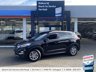 Hyundai Tucson 1.6 T-GDi Comfort / NL-Auto / 1e-Eigenaar / 177 PK / Cruise-Control / Climate-Control / Stoelverwarming V+A / Trekhaak / DAB Radio-Bluetooth / Navi / PDC-Achter met Camera / 17'' LMV / ENZ.