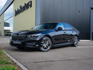 BMW 550e xDrive | Adapt. LED | Adapt. Cruise | Stoelverwarming | Harman Kardon | 360 Camera | Elek. Trekhaak