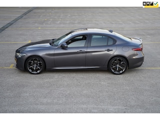 Alfa Romeo Giulia 2.0T Super 'Pack Veloce"