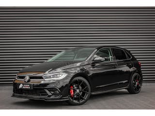 Volkswagen Polo 1.0 TSI 110PK DSG R-LINE / FULL BLACK / VERLAGINGSVEREN / APPLE CARPLAY / LED KOPLAMPEN / DIGITAL DASCH / MAXTON