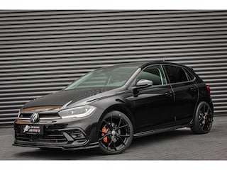 Volkswagen Polo 1.0 TSI 110PK DSG R-LINE / FULL BLACK / VERLAGINGSVEREN / APPLE CARPLAY / LED KOPLAMPEN / DIGITAL DASCH / MAXTON