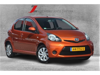 Toyota Aygo 1.0 VVT-i Comfort Orange Orange uitvoering onderhoudshistorie aanwezig laatste beurt bij 177000km met oa airco cv 5 drs