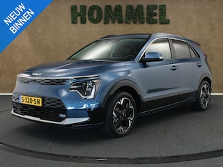 Kia Niro EV DynamicPlusLine 64.8 kWh - ORIGINEEL NEDERLANDSE AUTO - SOH 98,4%! - 3 FASE LADEN - TREKHAAK GEREMDTREKGEWICHT 750KG - HEAD-UP DISPLAY - ELEKTRISCHE ACHTERKLEP - SCHUIF/KANTELDAK - KEYLESS ENTRY & START - STUUR EN STOEL VERWARMING - PARKEERSENSOREN VOOR EN ACHTER