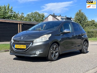 Peugeot 208 1.2 VTi Envy 5DR*Navigatie*Cruise*Airco*NAP*Trekhaak*LM velgen*