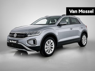 Volkswagen T-Roc 1.5 TSI Life Edition 150 PK Automaat | Climate control | Navigatie | Camera | Ruiten getint | 17" Lichtmetalen velgen | LED koplampen | Apple Carplay | Android Auto | Parkeersensoren | Adaptieve cruise control |